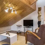 Lepolinna B By Interhome Tahkovuori